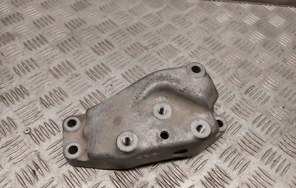 Audi Q3 8U Engine mounting bracket 3C0199117J