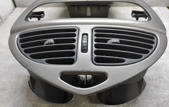 Citroen C5 Radio/GPS head unit trim 9632608577
