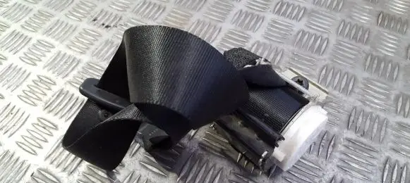 Ford Focus Rear seatbelt 33035173