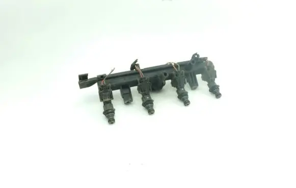 Seat Leon (1M) Fuel injector supply line/pipe 