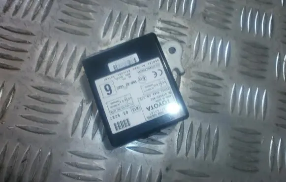 Toyota Prius (XW20) Door control unit/module 8974147101 61B490000