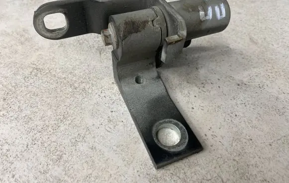 Ford Mondeo MK IV Front door upper hinge