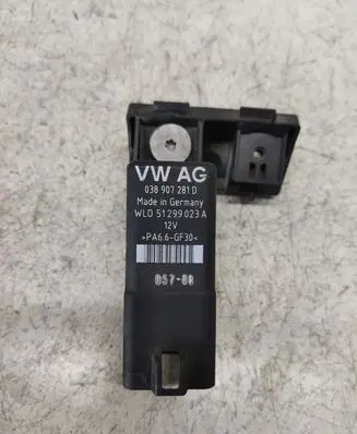 Volkswagen Caddy Glow plug pre-heat relay 038907281D