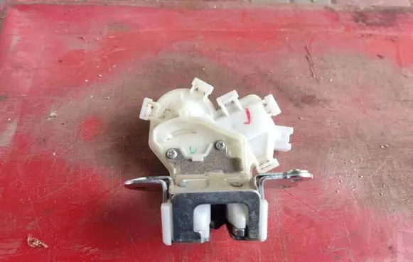 Mitsubishi Outlander Tailgate/trunk/boot lock/catch/latch