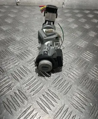 Ford Focus Ignition lock 3M513F880AC