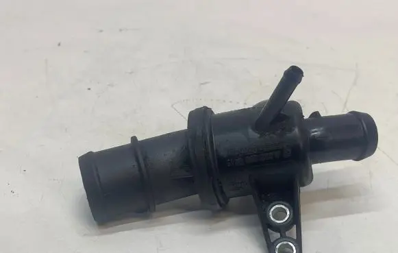 Mercedes-Benz B W245 Thermostat housing A6402000415