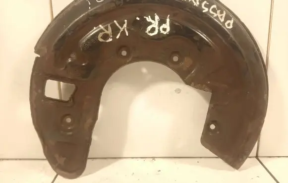 Volkswagen PASSAT B5.5 Front brake disc dust cover plate 3B0615311