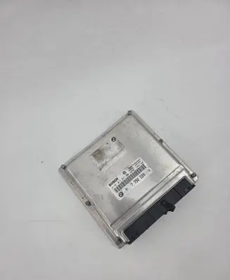 BMW 5 E39 Engine control unit/module 0281011257 7790220