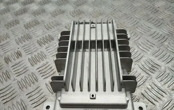 Nissan 370Z Sound amplifier 280611ET0C