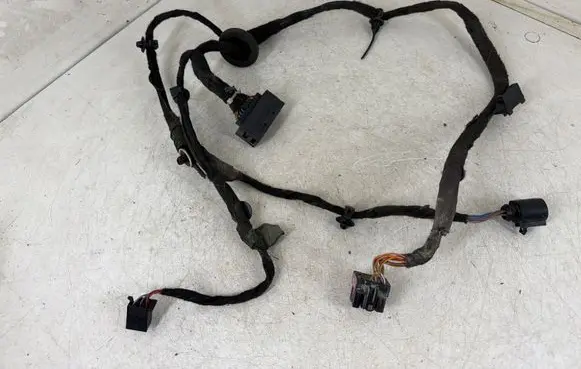 Volkswagen Golf IV Rear wire harness sleeve