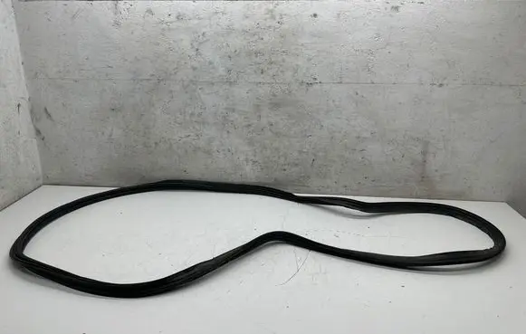 Mercedes-Benz CLS C218 AMG Trunk rubber seal (body)