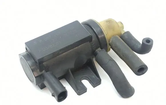 Mercedes-Benz E W212 Turbo solenoid valve A0071531428 70078203 09T035