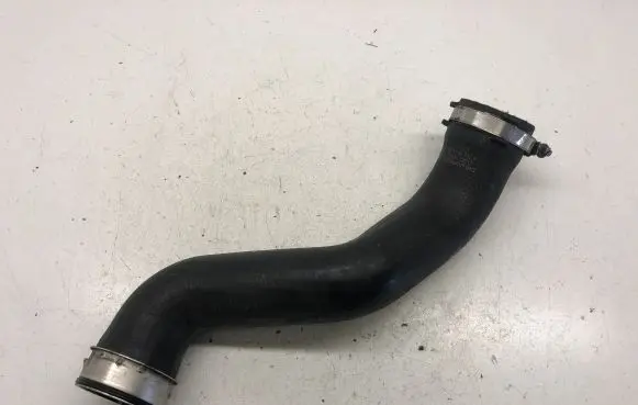 Audi A4 S4 B7 8E 8H Intercooler hose/pipe 8E0145737F