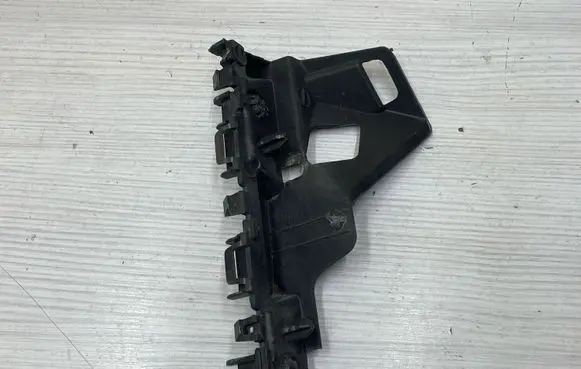 Renault Trafic III (X82) Front bumper mounting bracket 622216683R