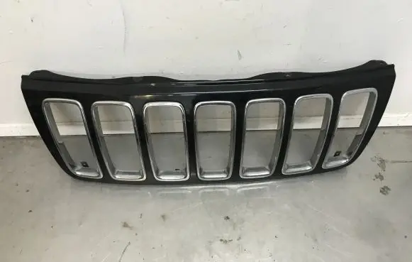 Jeep Grand Cherokee (WJ) Front grill 5GL79TRMAA