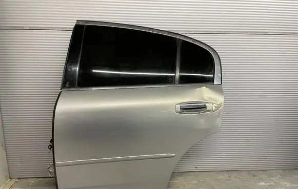 Infiniti G35 Rear door