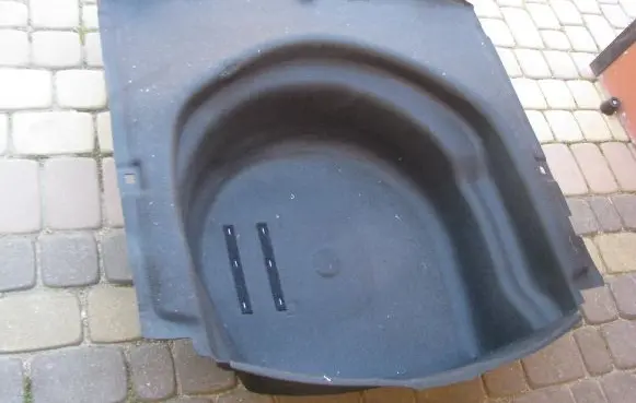 Trunk/boot floor carpet liner