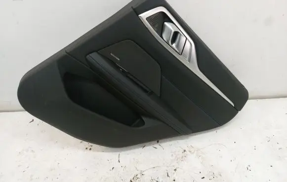 BMW 4 G22 G23 G24 G26 Front door card panel trim