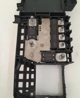 Opel Insignia A Positive cable (battery) 13358922 27052011