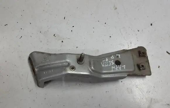 Volkswagen Jetta VI Fender mounting bracket 5C6821137AP 5C6821137