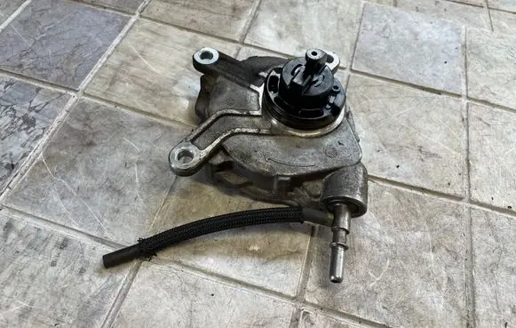 Toyota Corolla Verso AR10 Vacuum pump