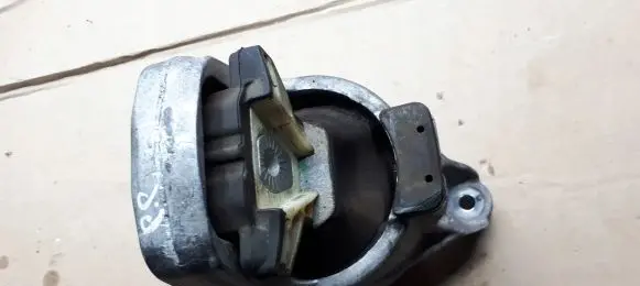 Audi A4 S4 B9 8W Engine mount bracket 8W0199372CR