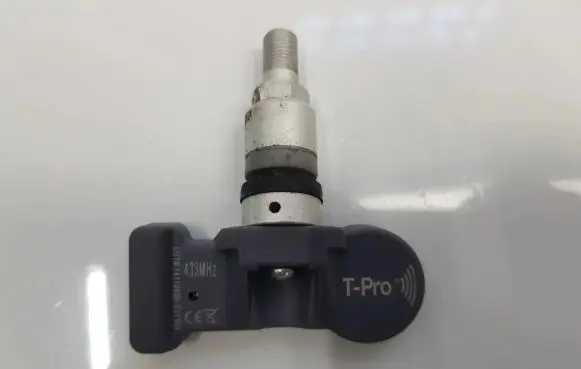 Volkswagen PASSAT B8 Tire pressure sensor 