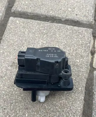 Citroen C4 I Air flap motor/actuator B5783UA43 EAD512 080305