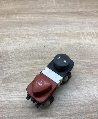 Renault Megane I Hazard light switch 8200407415 8200095493