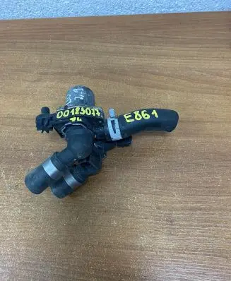 Mercedes-Benz E W210 Coolant heater control valve 0018307784 E861