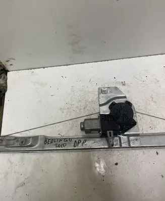 Citroen Berlingo Front door window regulator with motor 402102F