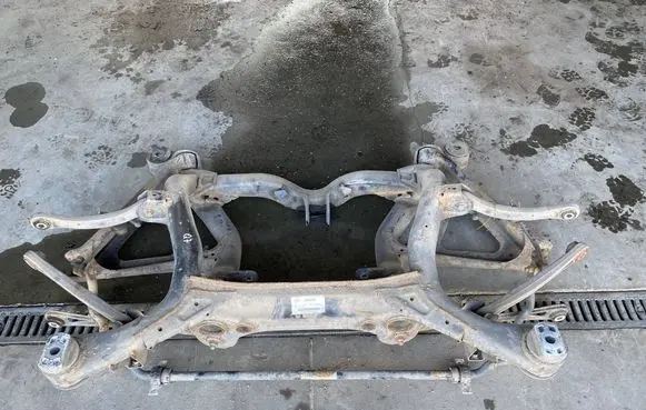 Audi Q7 4L Rear subframe 7L0500041 2154L7BD031213V 1164012