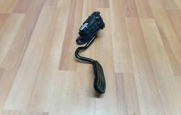 Volkswagen Sharan Accelerator throttle pedal 6PV00777005 7M4721603E YM219F836GB