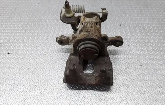 Ford Mondeo Mk III Rear brake caliper
