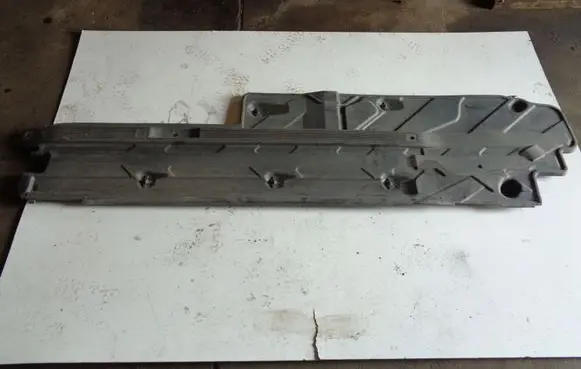 Mercedes-Benz E C207 W207 Center/middle under tray cover A2076100308