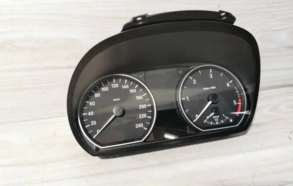 BMW 1 E81 E87 Speedometer (instrument cluster) 9141475 102495275 100176054