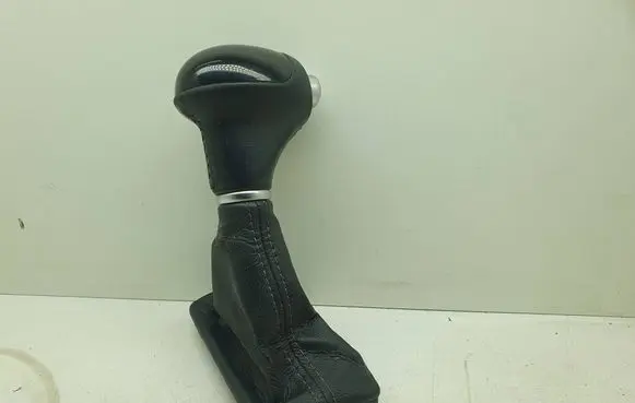 KIA Sorento Gear lever shifter trim leather/knob 