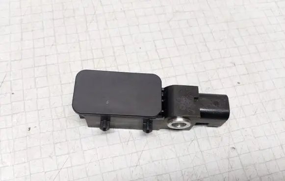 Ford Mondeo Mk III Airbag deployment crash/impact sensor 1S7T14B342AD