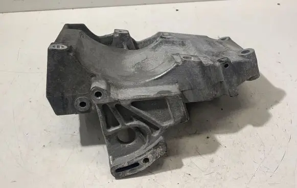 Volkswagen PASSAT B5 A/C compressor mount bracket 038260885C