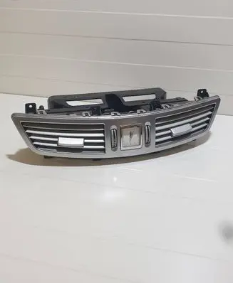 Mercedes-Benz S W221 Dash center air vent grill A2218300954 05569000 05569051
