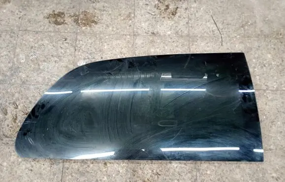 Dodge Durango II Rear side window
