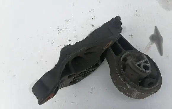 Mini One - Cooper Coupe R56 Engine mounting bracket 4853523 5001