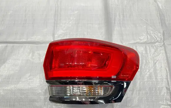 Jeep Grand Cherokee Rear/tail lights 000000