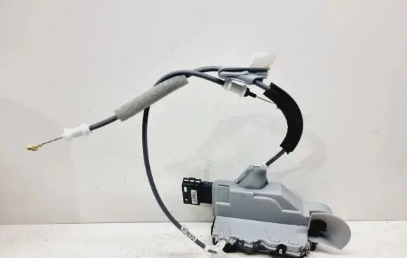 Opel Mokka B Front door lock 9844442280
