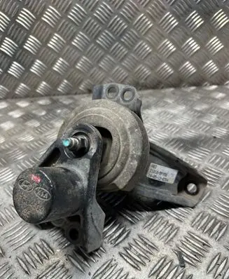 Engine mount bracket