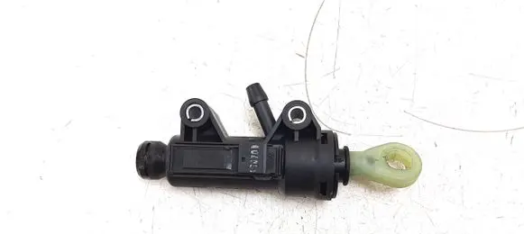 BMW 3 E90 E91 Clutch master cylinder 6773670