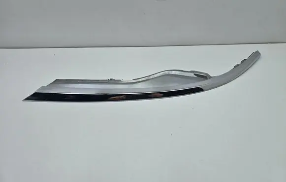Toyota Auris E180 Under headlight/headlamp trim 5318202090 5318202100