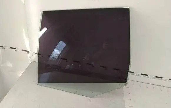 Volkswagen Golf IV Front door window glass four-door DOT24M25AS2 43R00049