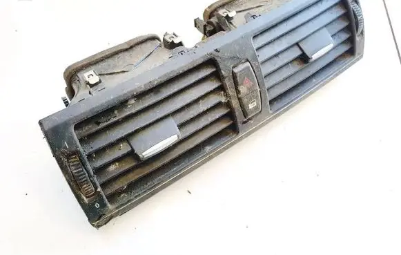 BMW X5 E70 Dash center air vent grill 716180104 6958654-04