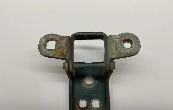 Jeep Cherokee III KJ Front door upper hinge 85574F 55177026AA